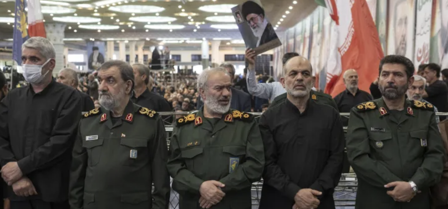 "لغز البديل الرابع".. خطة إيران لحرب طويلة ضد أمريكا وإسرائيل