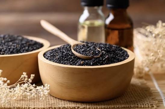 هل يتفوّق السمسم الأسود على الأبيض بفوائده ؟