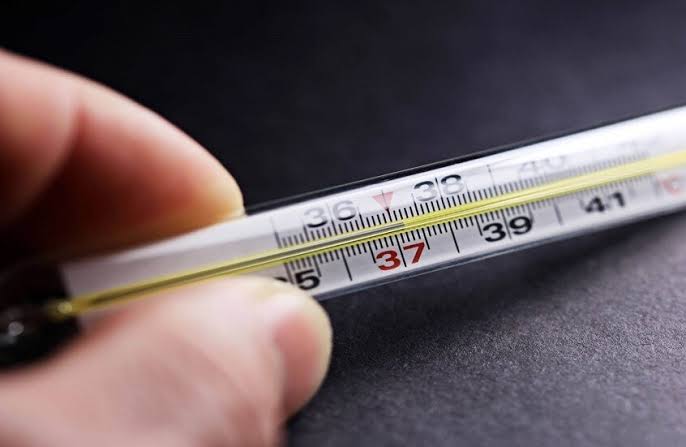 متى تكون الحمى طبيعية؟