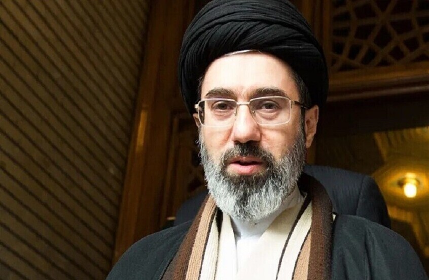 تفاصيل ليلة استهداف عائلة خامنئي بصواريخ "بلو سبارو" ونجاة مجتبى