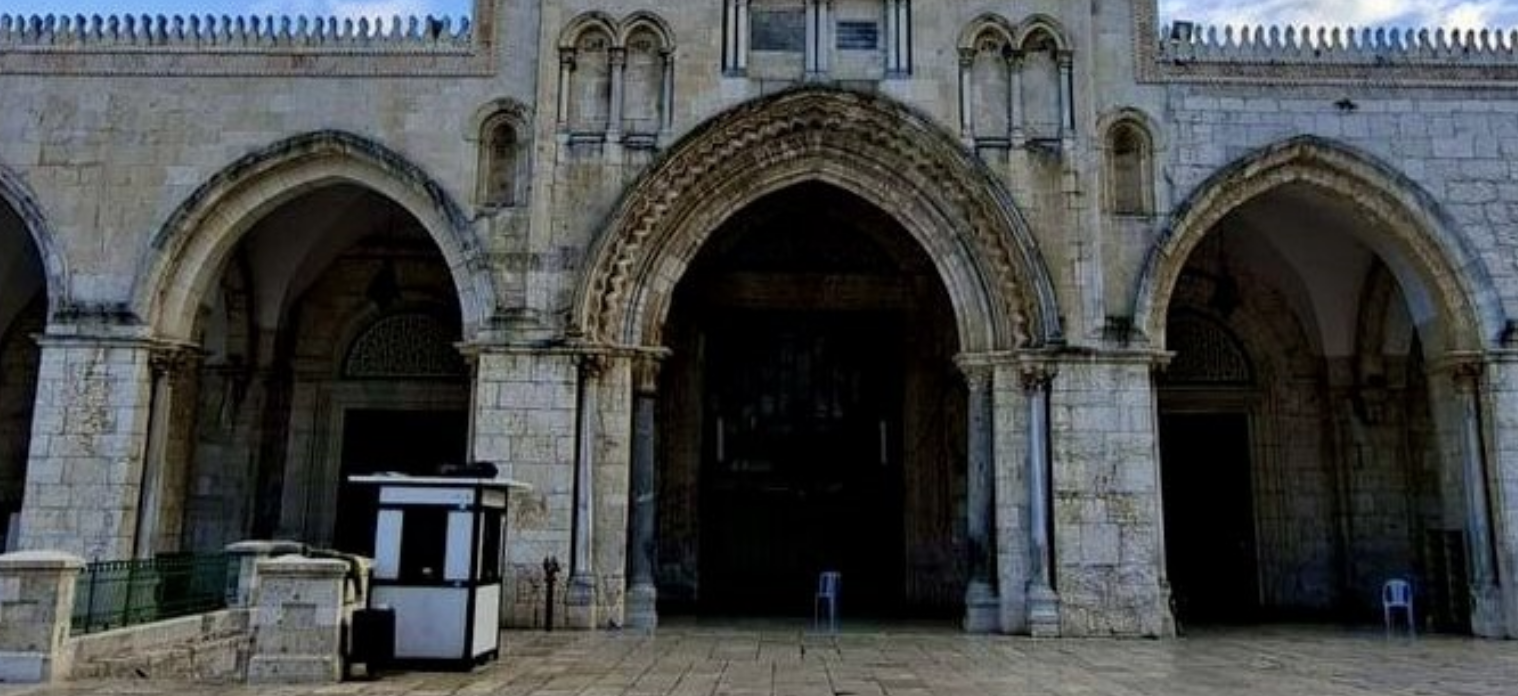 الاحتلال يواصل إغلاق المسجد الأقصى لليوم الـ18 ومحافظة القدس تؤكد: الإغلاق الاستثنائي صلاحية حصرية "للأوقاف"