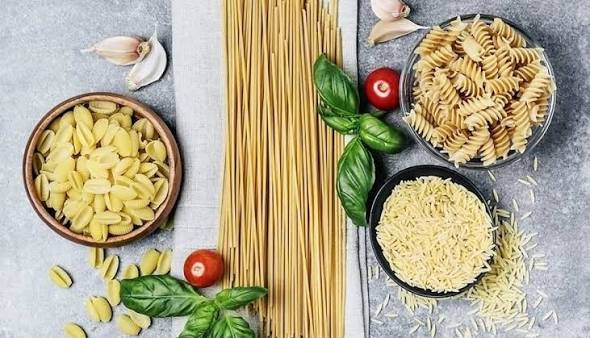 هل المعكرونة حقًا تزيد الوزن؟