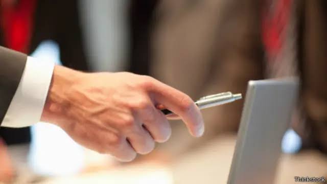 لماذا يشكل مستخدمو اليد اليمنى أغلبية البشر؟