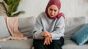 كيف يكشف الباحثون الرابط بين التوتر والأكزيما؟