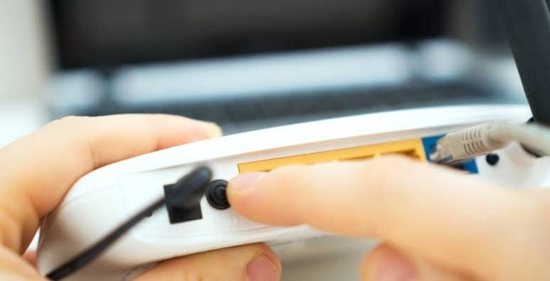 كم مرة يجب فصل الراوتر لتحسين الإنترنت؟