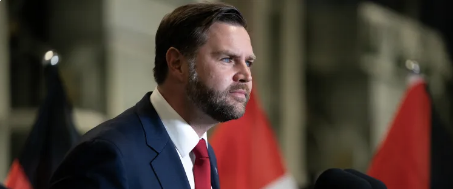 وصفها بالشياطين.. نائب ترمب "مهووس" بكشف أسرار الكائنات الفضائية