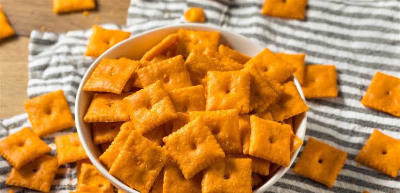 مقرمشات الجبن قد تسبب تسوس الأسنان مثل الحلويات