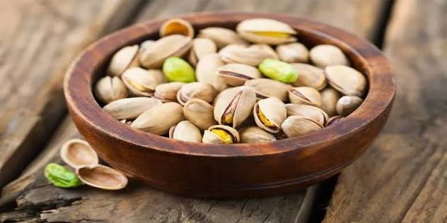 الفستق بين فوائده الغذائية ومخاطر الإفراط في تناوله