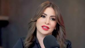 بياعة تقترح على كاريس بشار دخول عالم الغناء