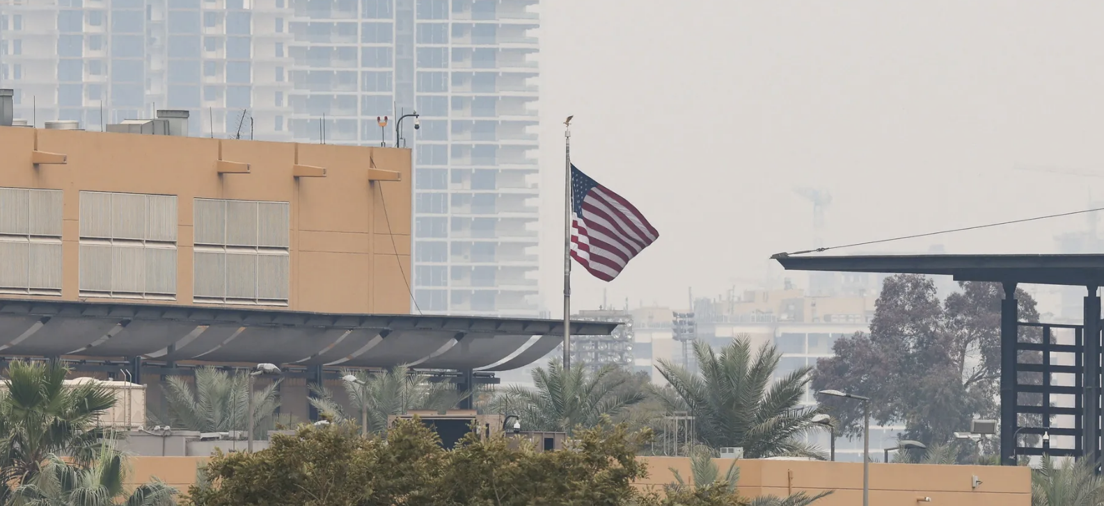 العراق.. السفارة الأميركية تحذر من هجمات وسط بغداد