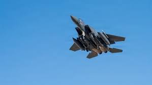 ما الذي يحدث عندما تسقط طائرة في قلب المعركة؟