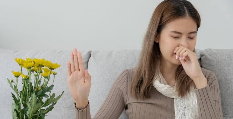 حكّ الأنف قد يرتبط بزيادة خطر الخرف