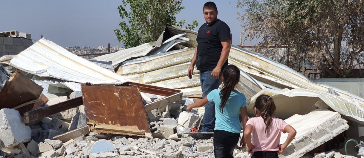 الاحتلال يجبر شقيقين على هدم منزليهما في سلوان