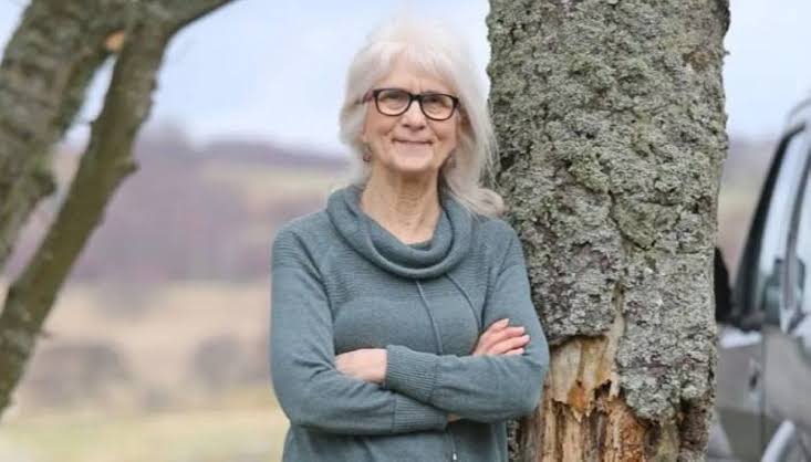 جو كاميرون.. 65 عاماً بلا خوف أو قلق