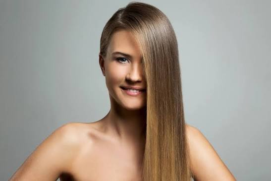 ما الذي تفعله علاجات الكيراتين بشعرك ؟