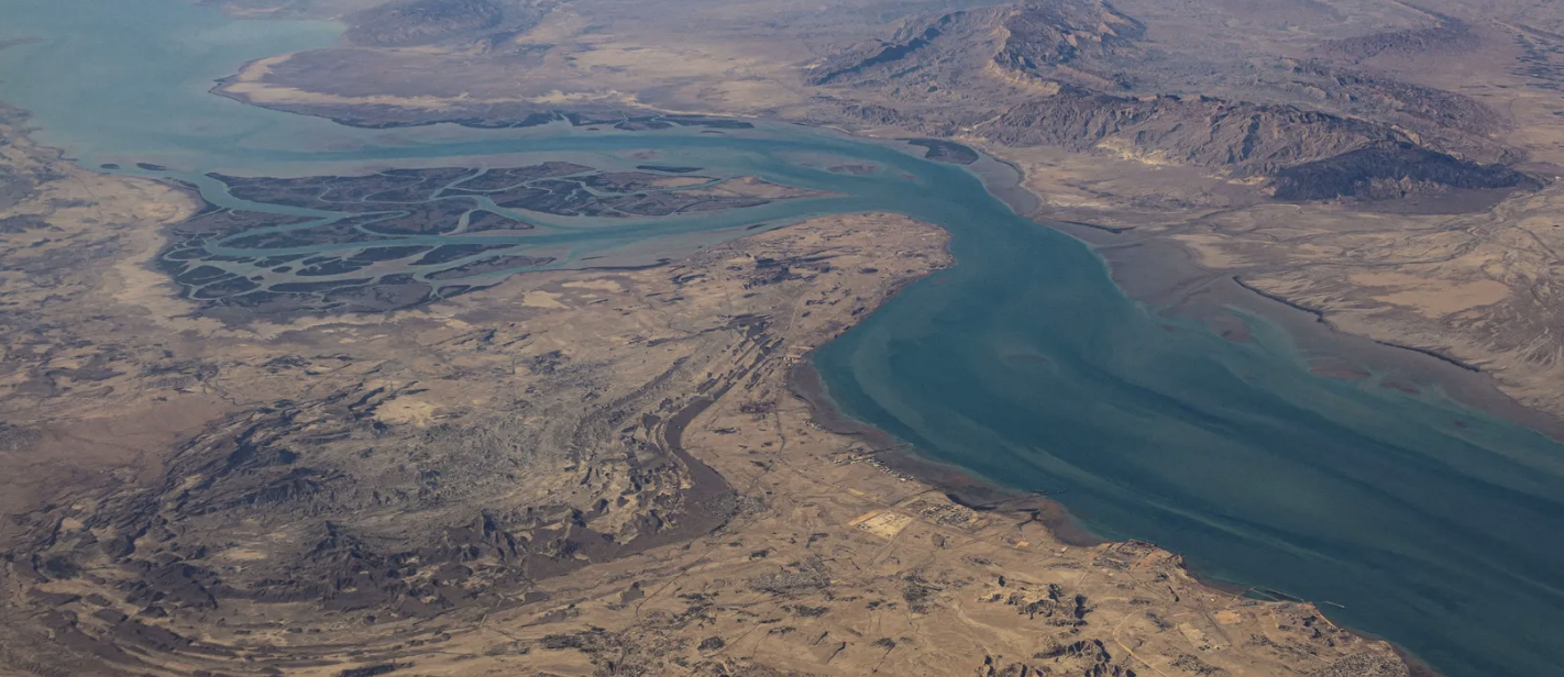 قانونيا.. هل يمكن لإيران فرض رسوم على عبور مضيق هرمز؟