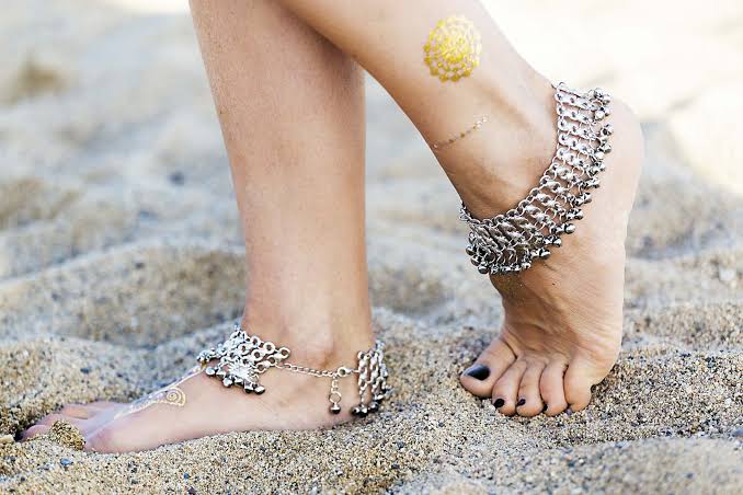 خلخال الكاحل.. نجم المجوهرات هذا الربيع