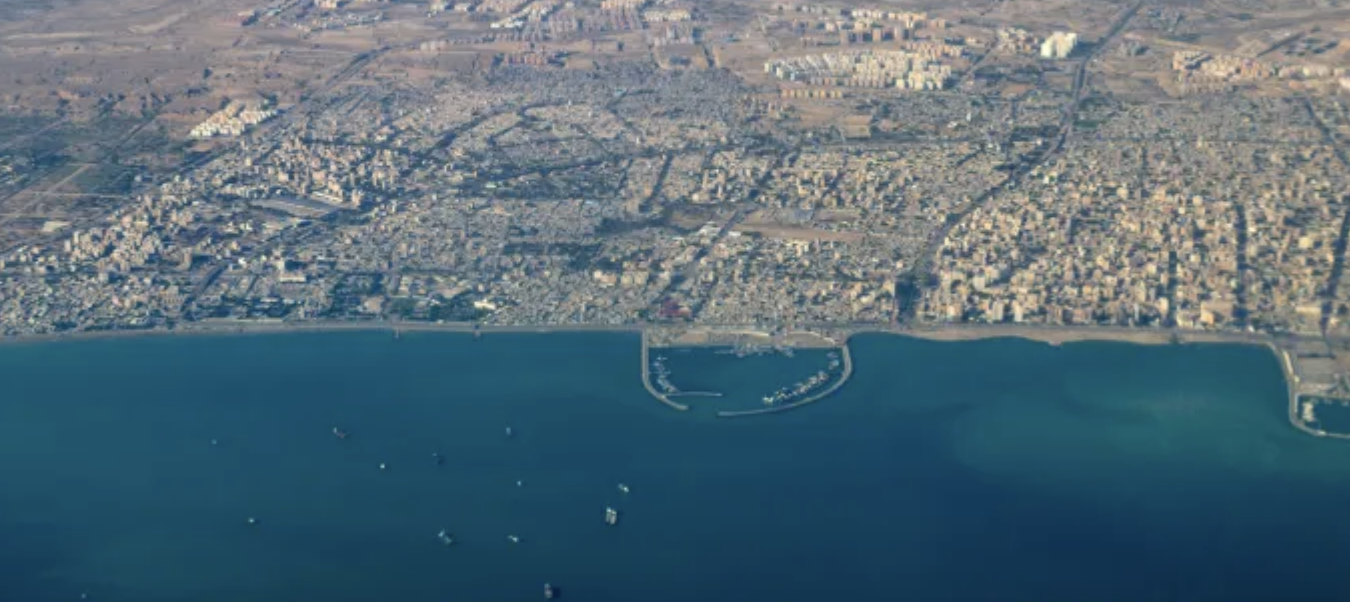 إيران تعلن فتح مضيق هرمز بالكامل وترمب يرحب