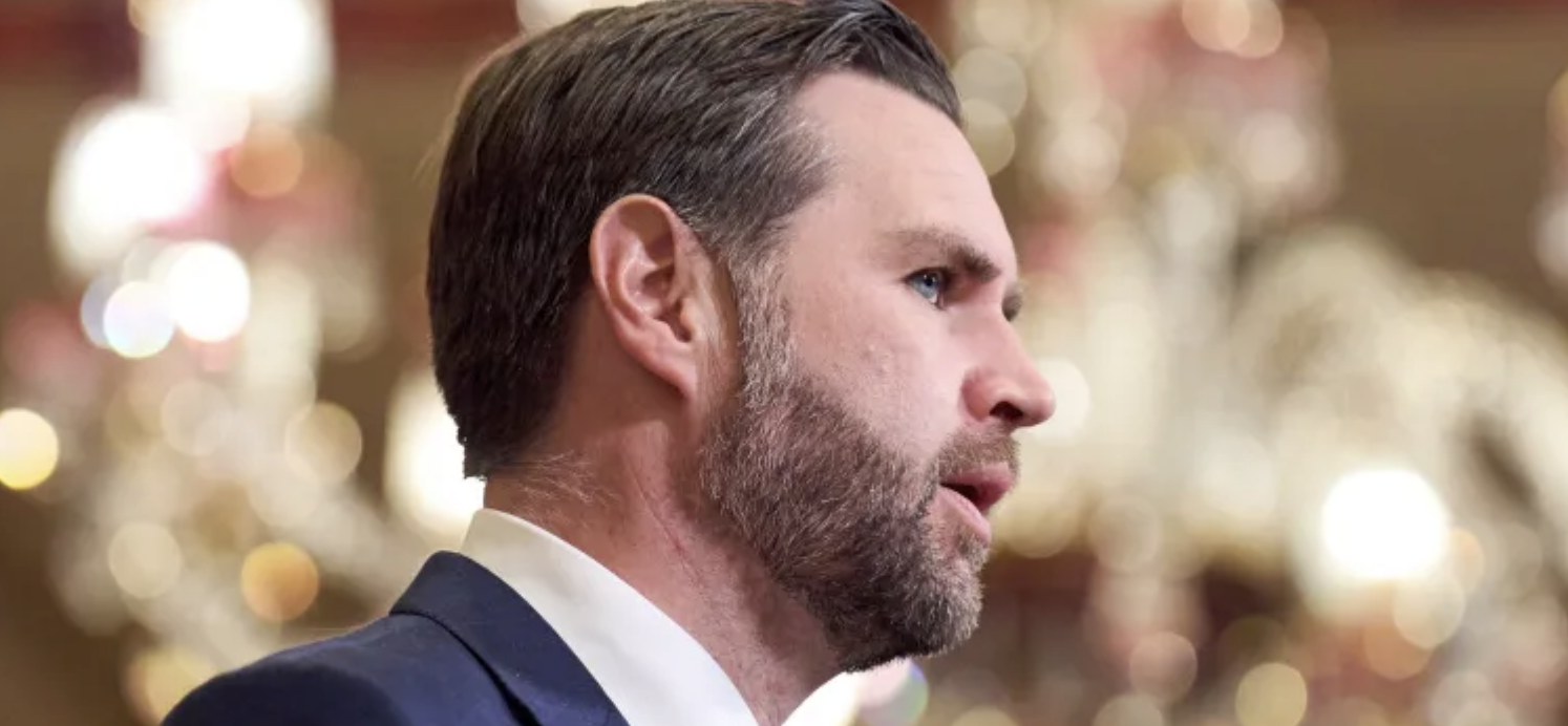 بين الولاء والطموح.. فانس في سباق مبكر لوراثة ترمب