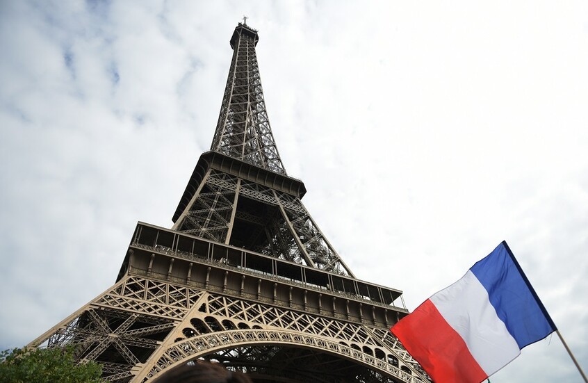 وزير خارجية فرنسا ينتقد تصريحات ترامب تجاه بابا الفاتيكان ويعتبرها غير مقبولة