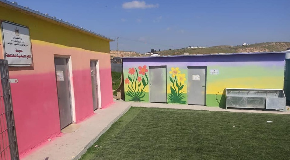 مستوطنون يهدمون مدرسة المالح في الأغوار الشمالية