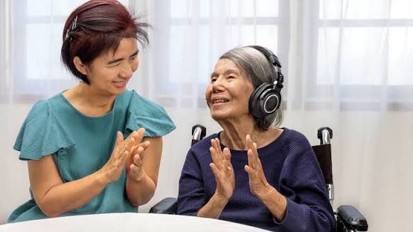 طب الألحان.. الموسيقى كعلاج تكميلي