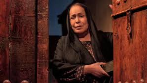 &ldquo;خالتي قماشة&rdquo;.. أيقونة الكوميديا الخليجية