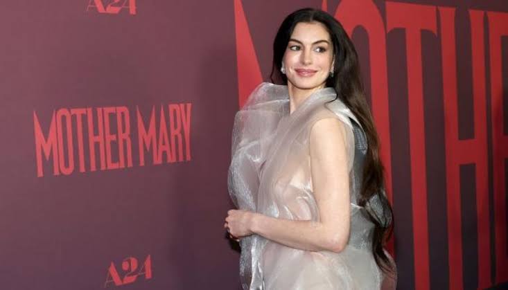 آن هاثاواي تتصدر الترند بعبارة &ldquo;إن شاء الله&rdquo;