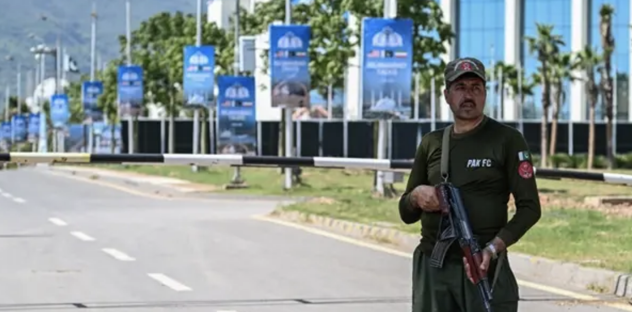 مقترح باكستاني.. فتح مضيق هرمز مقابل تخفيف الحصار عن إيران