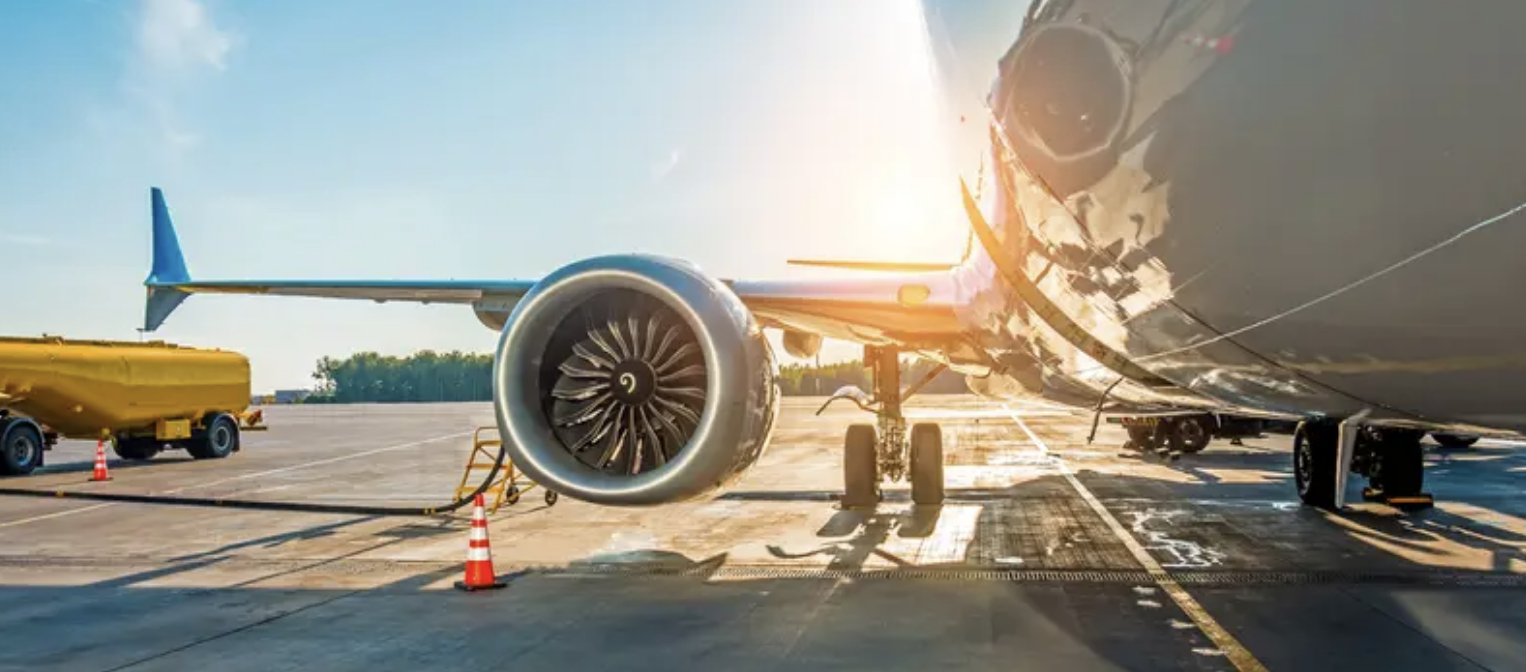أسوأ السيناريوهات قادم.. نقص وقود الطائرات ينذر بشلل عالمي
