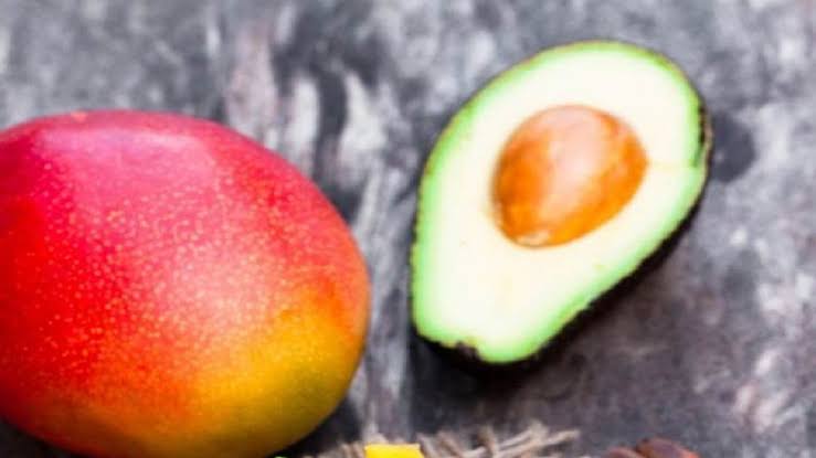 الأفوكادو والمانجو.. مزيج ذهبي للقلب