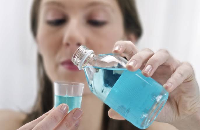 هل غسول الفم يهدد قلبك حقاً