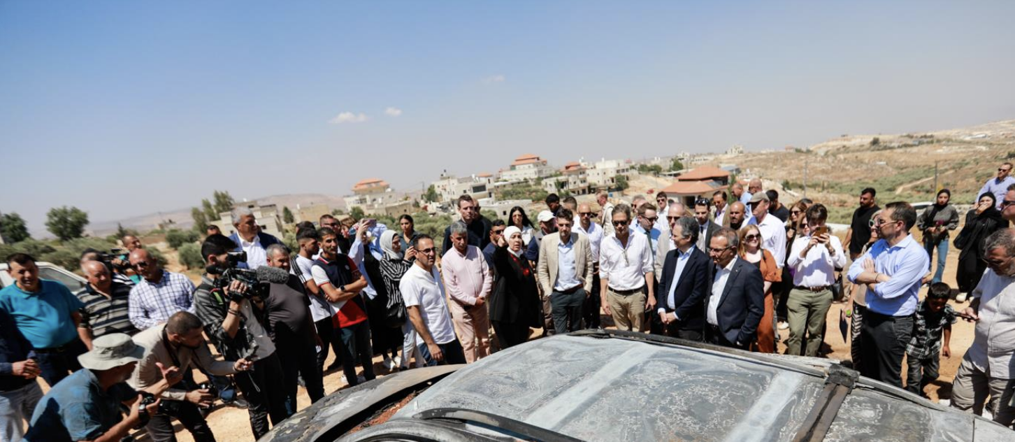 الاتحاد الأوروبي يطلق برنامجاً لإغاثة ضحايا اعتداءات المستعمرين