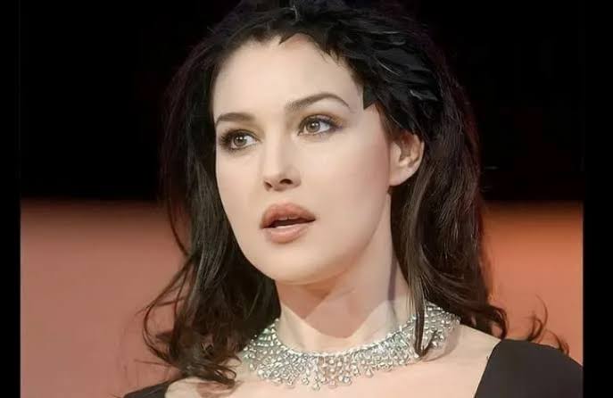 مونيكا بيلوتشي تكشف عن شخصيتها في &ldquo;الكلاب السبعة&rdquo;