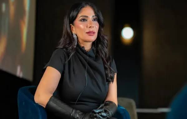 منى زكي تتصدّر الترند بأدوار نسائية معقّدة