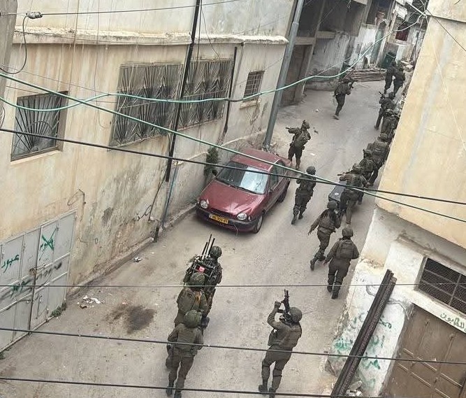 استشهاد الشاب ايمن الهشلمون (30 عاما) برصاص الاحتلال في مخيم قلنديا شمال القدس المحتلة