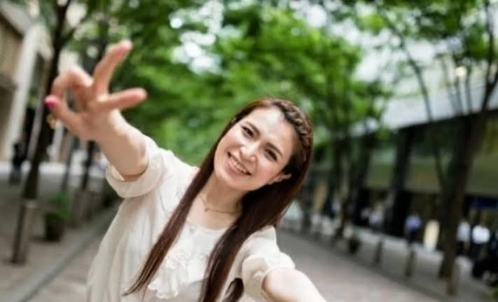 إشارةالنصر قد تعرض بصماتك للسرقة