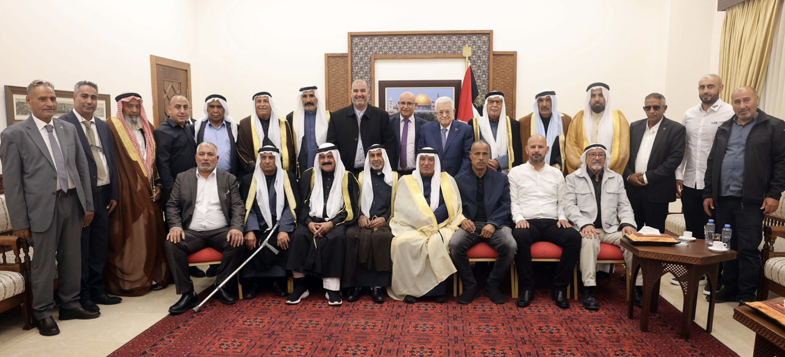 الرئيس يستقبل وفد مشايخ ووجهاء بئر السبع