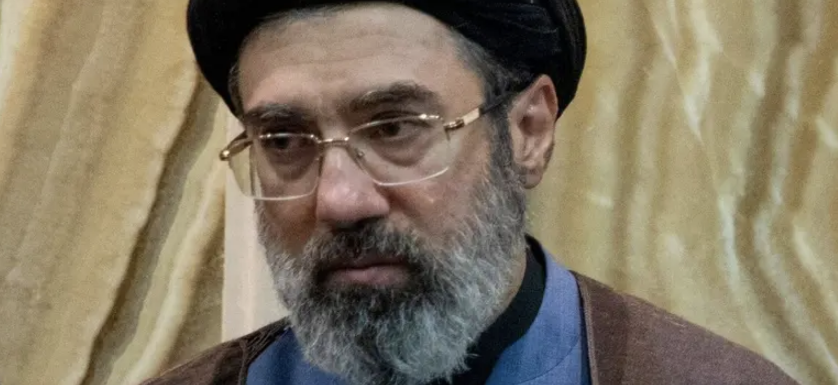 أسماء على اتصال بخامنئي.. تدير سياسة إيران