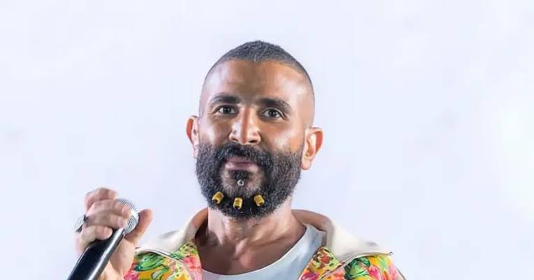أحمد سعد يحسم الجدل حول إطلالته الجريئة