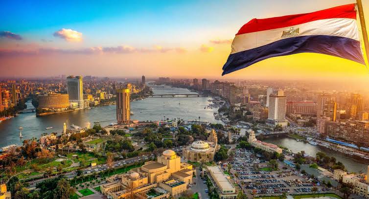 شاب يخفي جثمان والدته طمعاً في المعاش