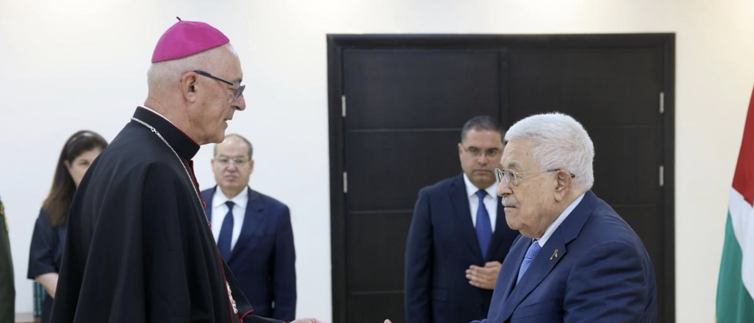 الرئيس يتقبل أوراق اعتماد ممثل البعثة البابوية في القدس