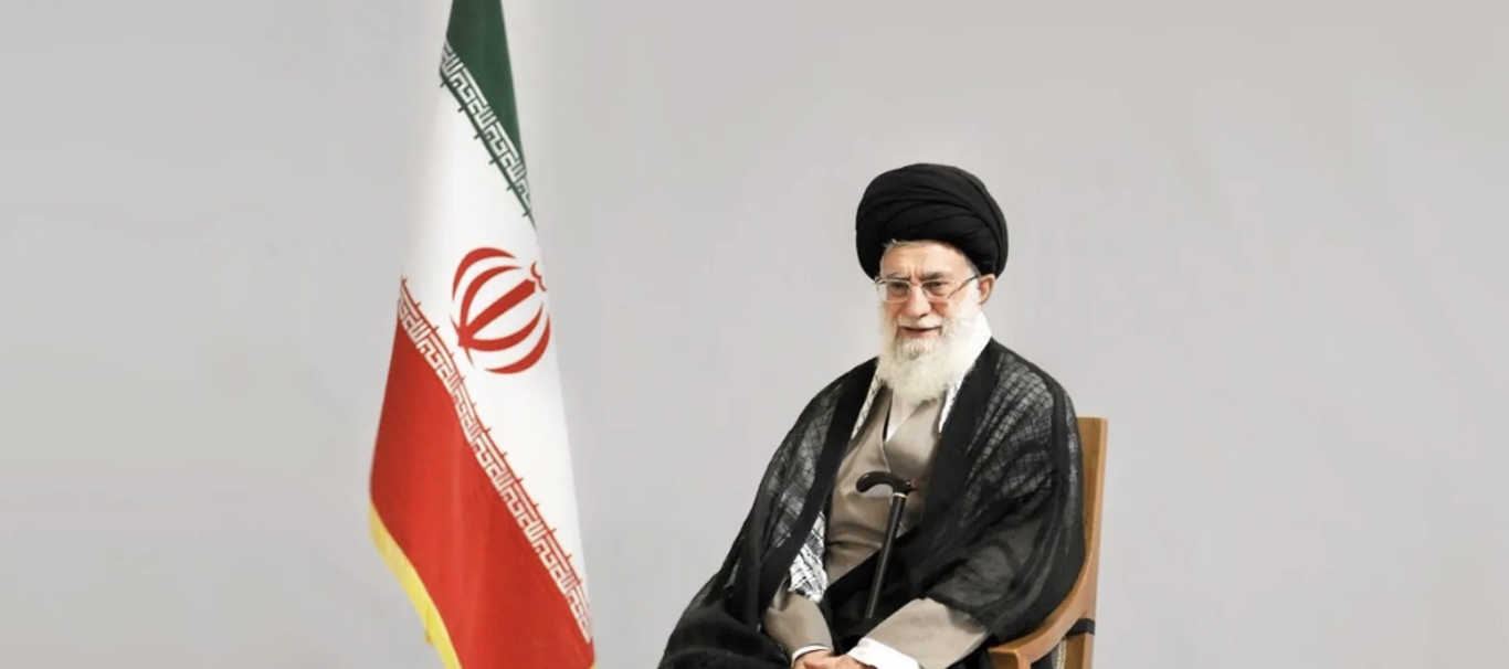 جثمان في التبريد وحراسة مشددة.. ماذا في كواليس جنازة خامنئي؟