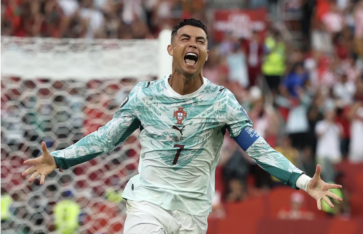 صدمة جزائرية بوداع المونديال.. البرتغال تعبر كرواتيا.. والليلة صدام ناري للفراعنة أمام أستراليا
