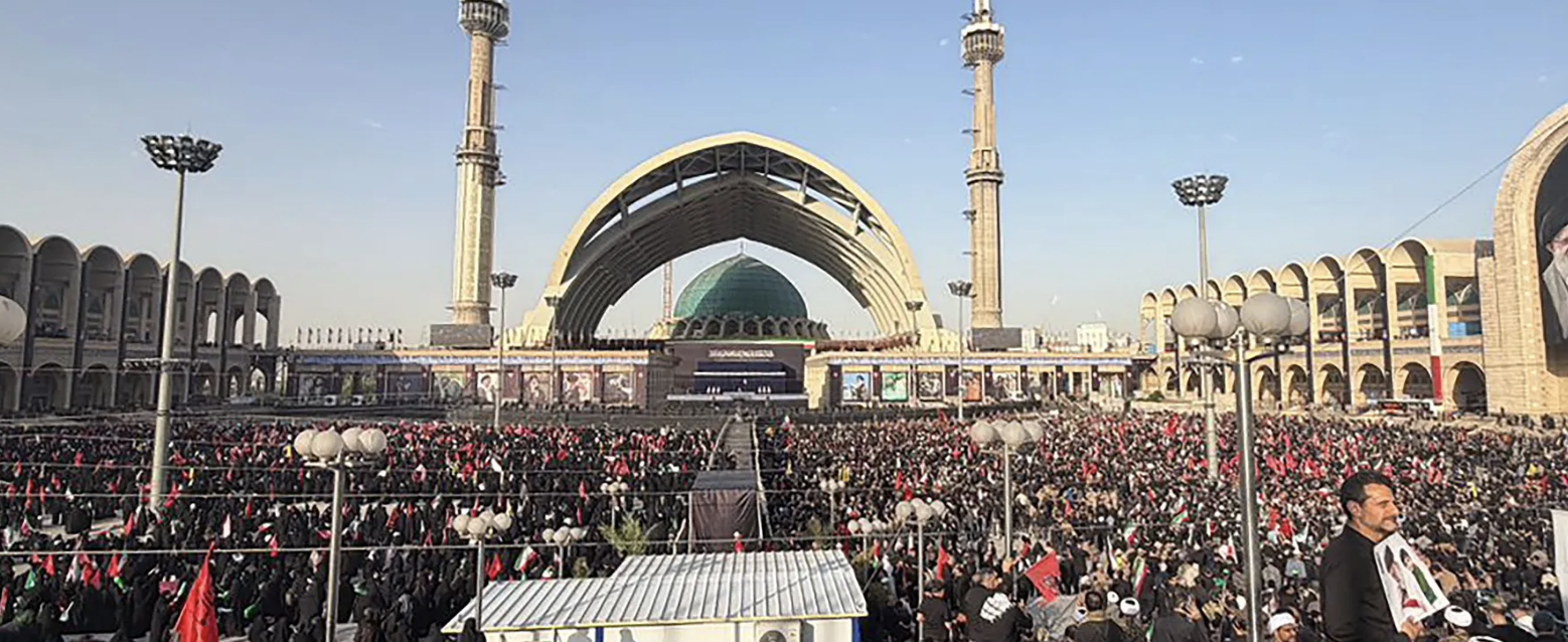إيران تبدأ رسميا مراسم تشييع خامنئي في طهران