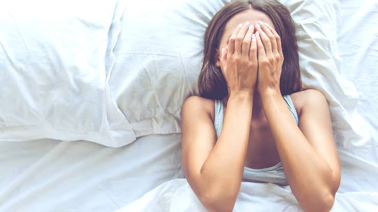 كيف تؤثر الحرارة المرتفعة على جودة النوم؟