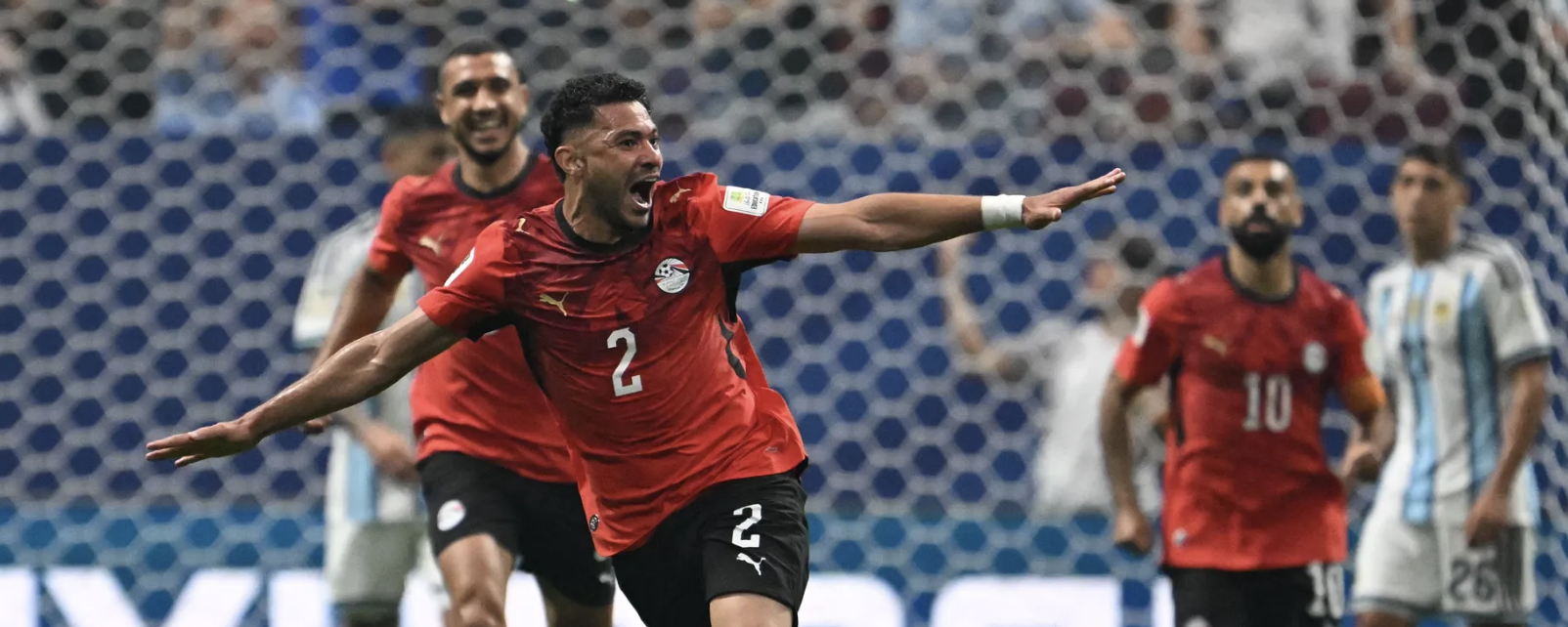 انتهاء الشوط الأول من مباراة مصر والأرجنتين بتقدم مصر 1-0