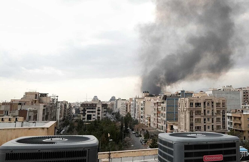 تبادل ضربات صاروخية واسعة النطاق بين الجيش الأمريكي والحرس الثوري الإيراني