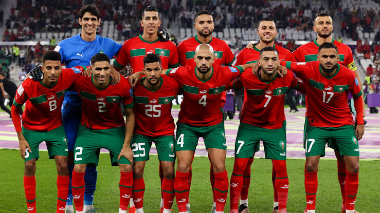 زلزال المونديال يتواصل: &ldquo;أسود الأطلس&rdquo; في صدام تاريخي أمام فرنسا.. واللجنة المنظمة تمنح المنتخبات راحة قبل معارك ربع النهائي