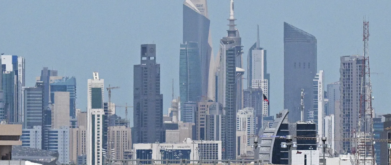 الكويت تتصدى مجددا لهجمات إيرانية.. وتحذّر من "التمادي"